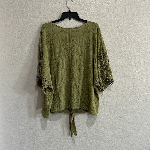 Lane Bryant Women’s Green 3/4 Sleeve Tie Front Blouse Embroidered Sz 22/24 - Picture 9 of 10
